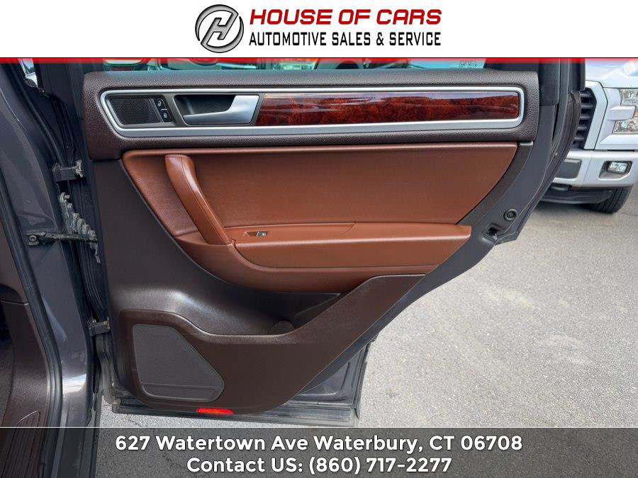 Used 2013 Volkswagen Touareg TDI AWD/4WD image 58