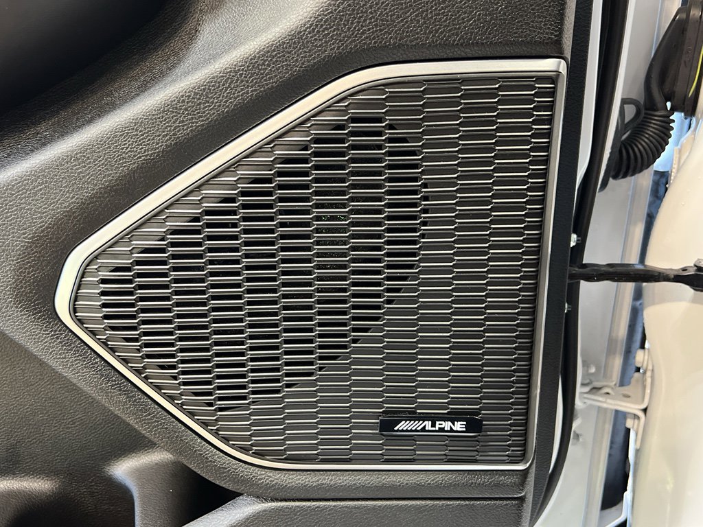 Used 2025 Jeep Grand Cherokee Limited w/ Luxury Tech Group II image 12