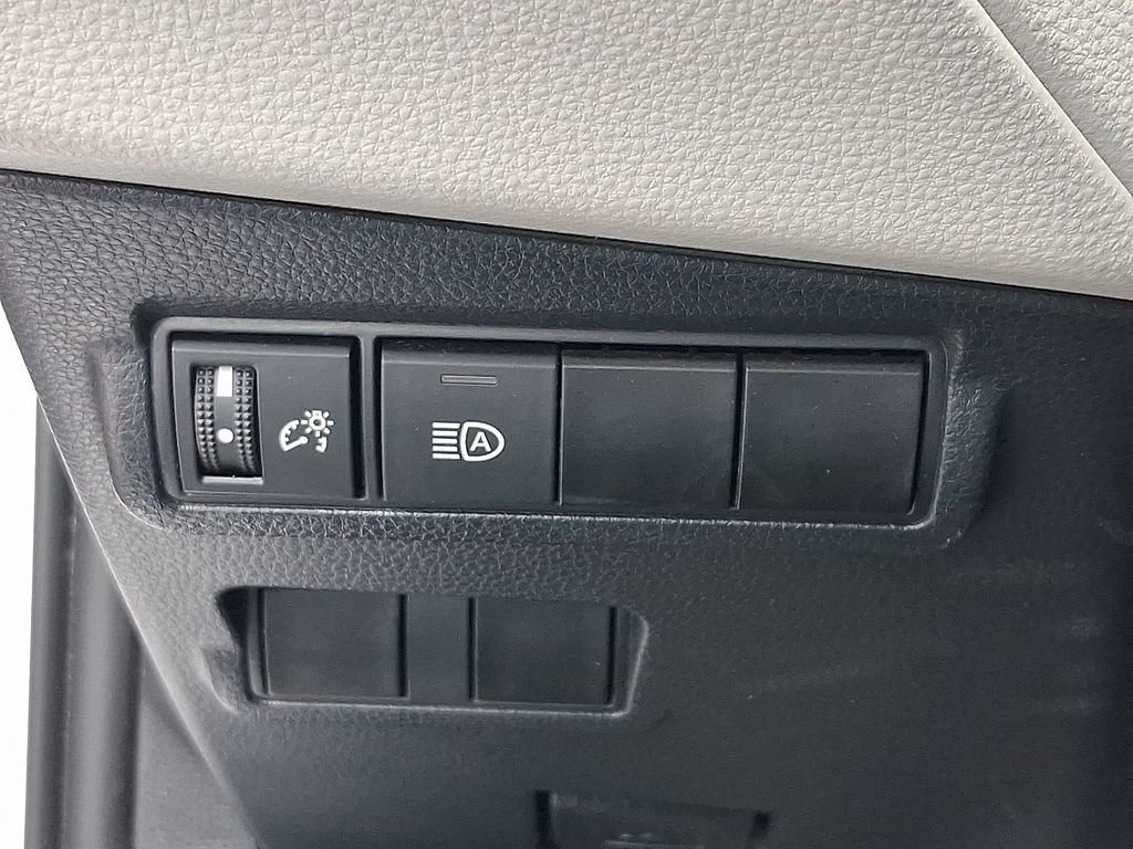 Used 2022 Toyota Corolla Cross L AWD/4WD image 28