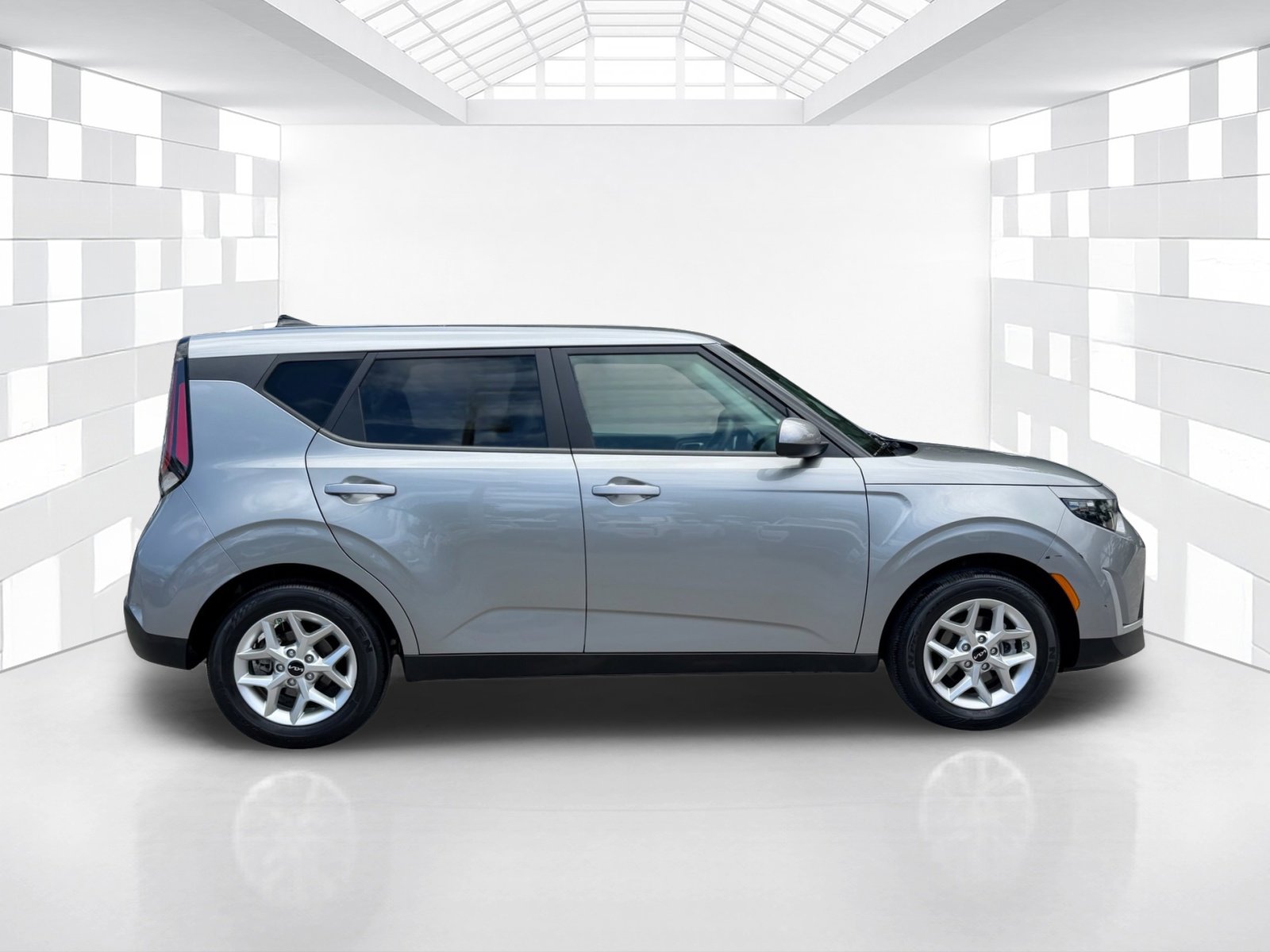 Used 2024 Kia Soul LX w/ Option Group 015 FWD image 8