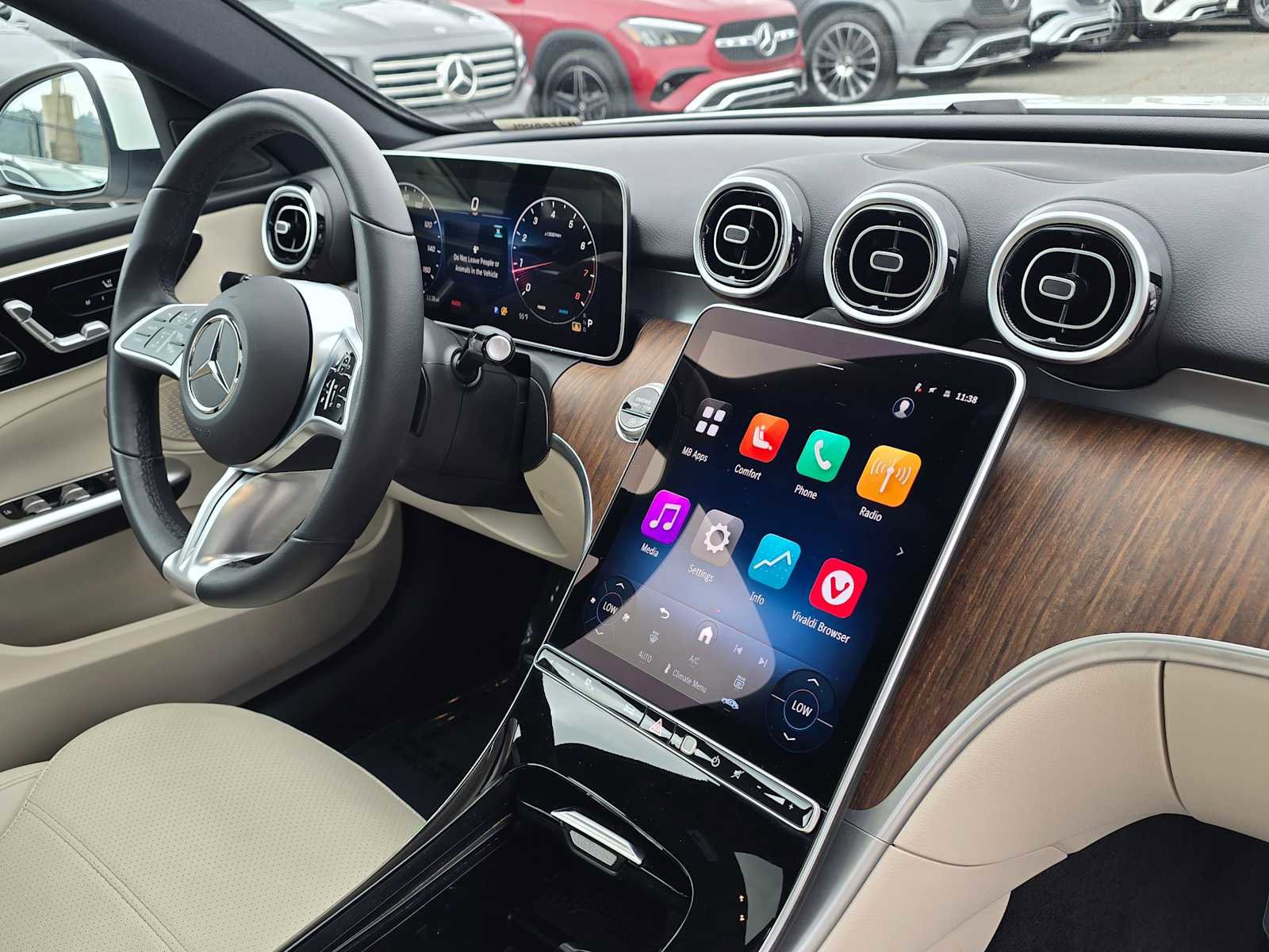 Used 2025 Mercedes-Benz C 300 Sedan image 9