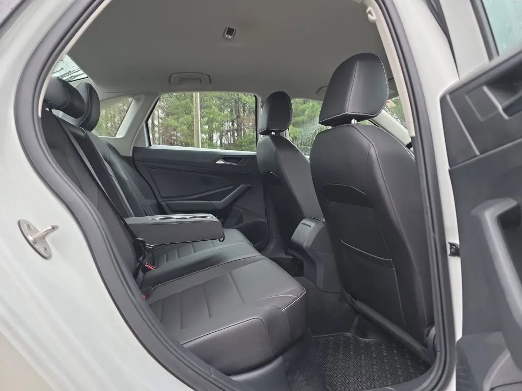 Used 2023 Volkswagen Jetta SE FWD image 40