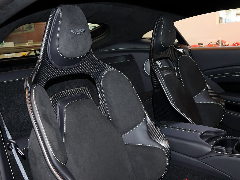 Used 2023 Aston Martin V12 Vantage RWD image 22