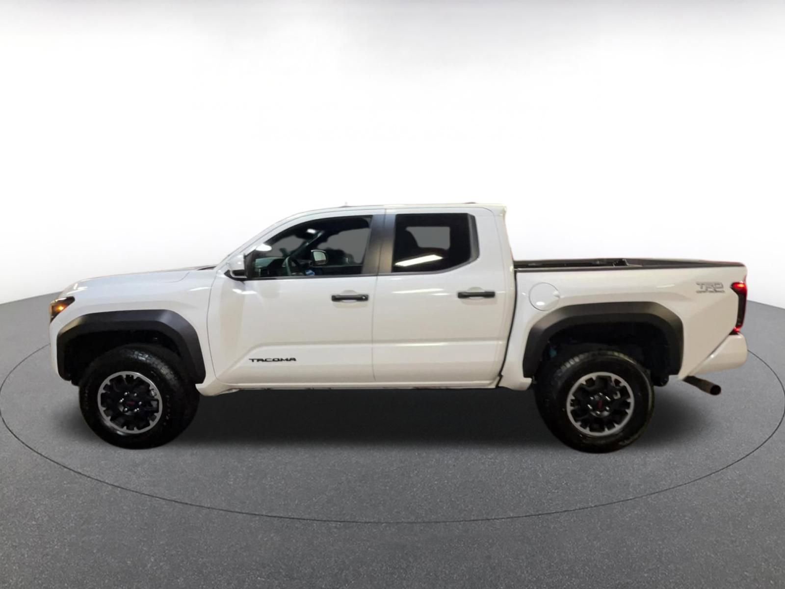 Used 2025 Toyota Tacoma TRD Off-Road image 9