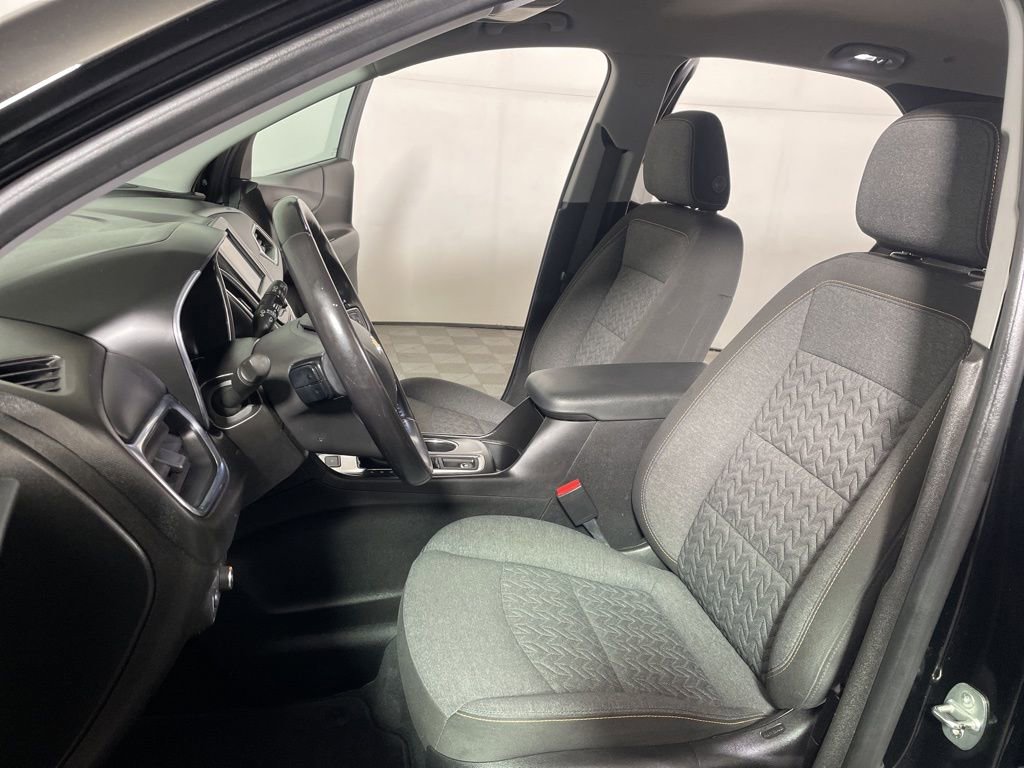 Used 2022 Chevrolet Equinox LT w/ Driver Convenience Package image 10