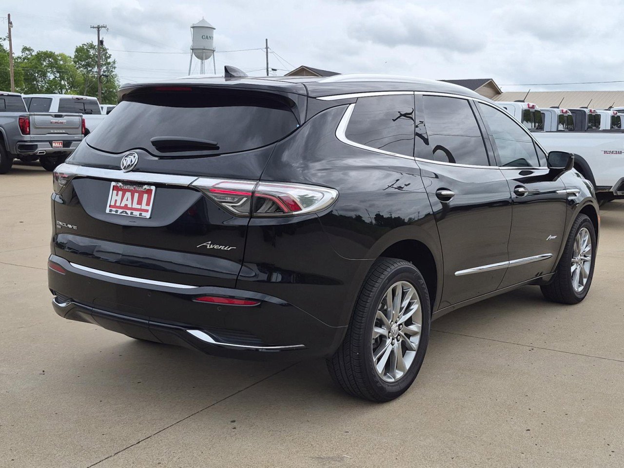 Used 2023 Buick Enclave Avenir w/ Avenir Technology Package AWD/4WD image 6