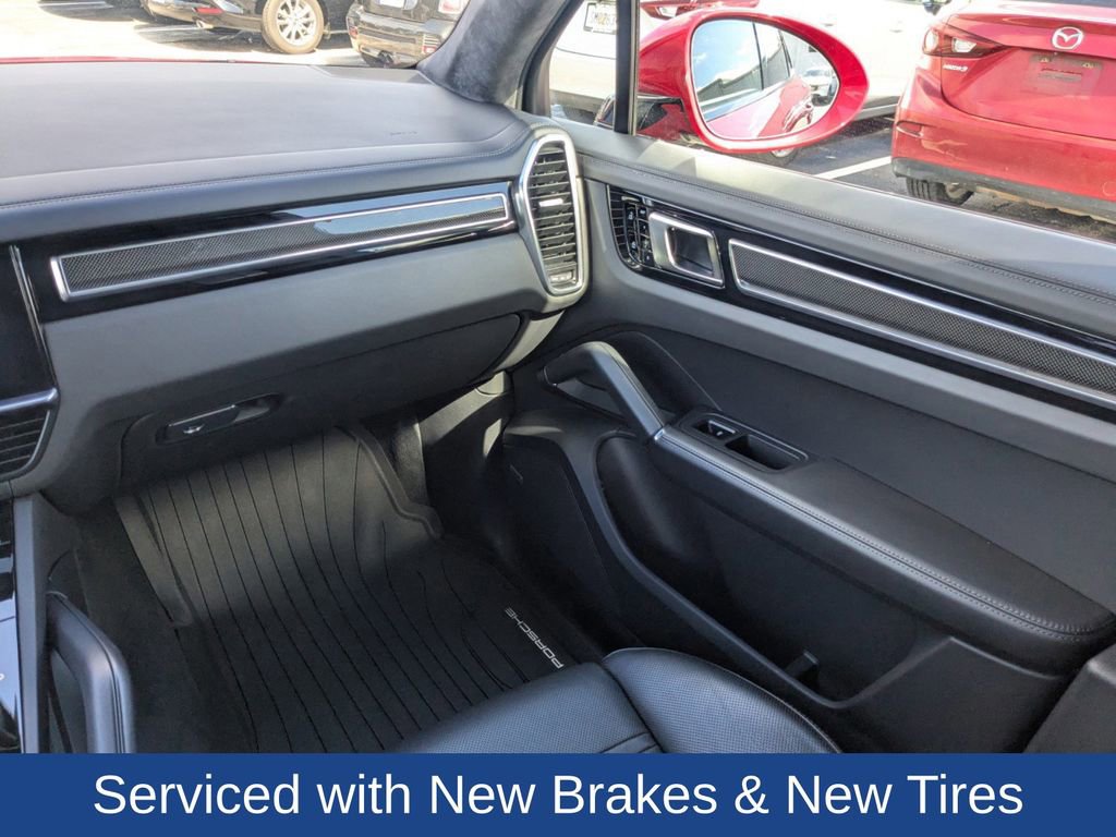 Used 2021 Porsche Cayenne GTS w/ Premium Package Plus image 20