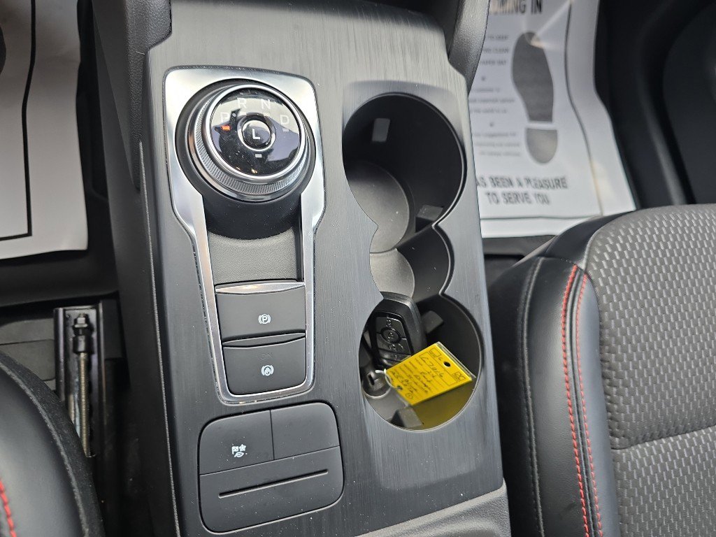 Used 2024 Ford Escape ST-Line w/ Equipment Group 301A image 25