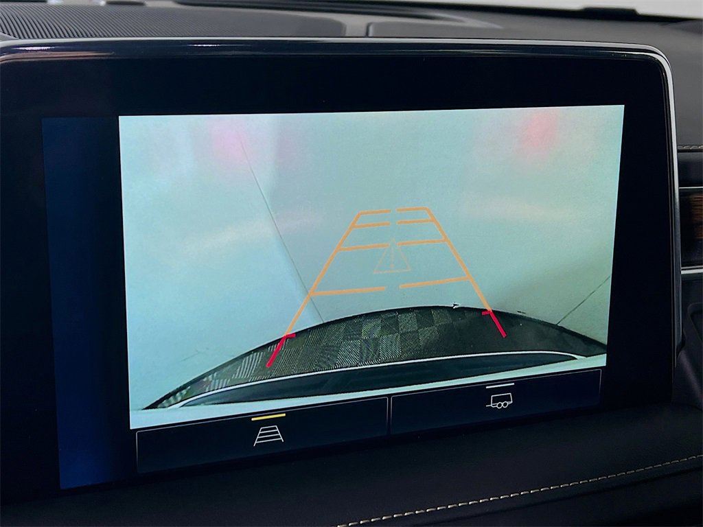 Used 2023 Chevrolet Suburban Premier image 13