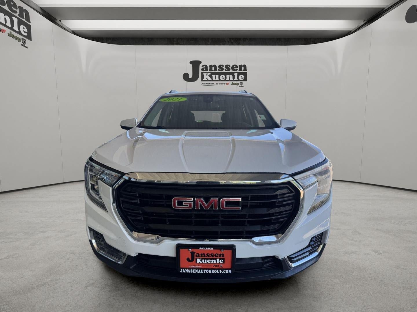 Used 2022 GMC Terrain SLE w/ Driver Convenience Package AWD/4WD image 4