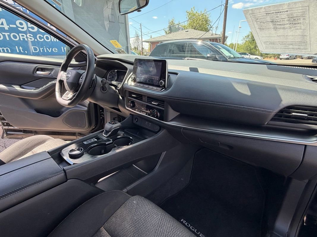 Used 2025 Nissan Rogue SV AWD/4WD image 39