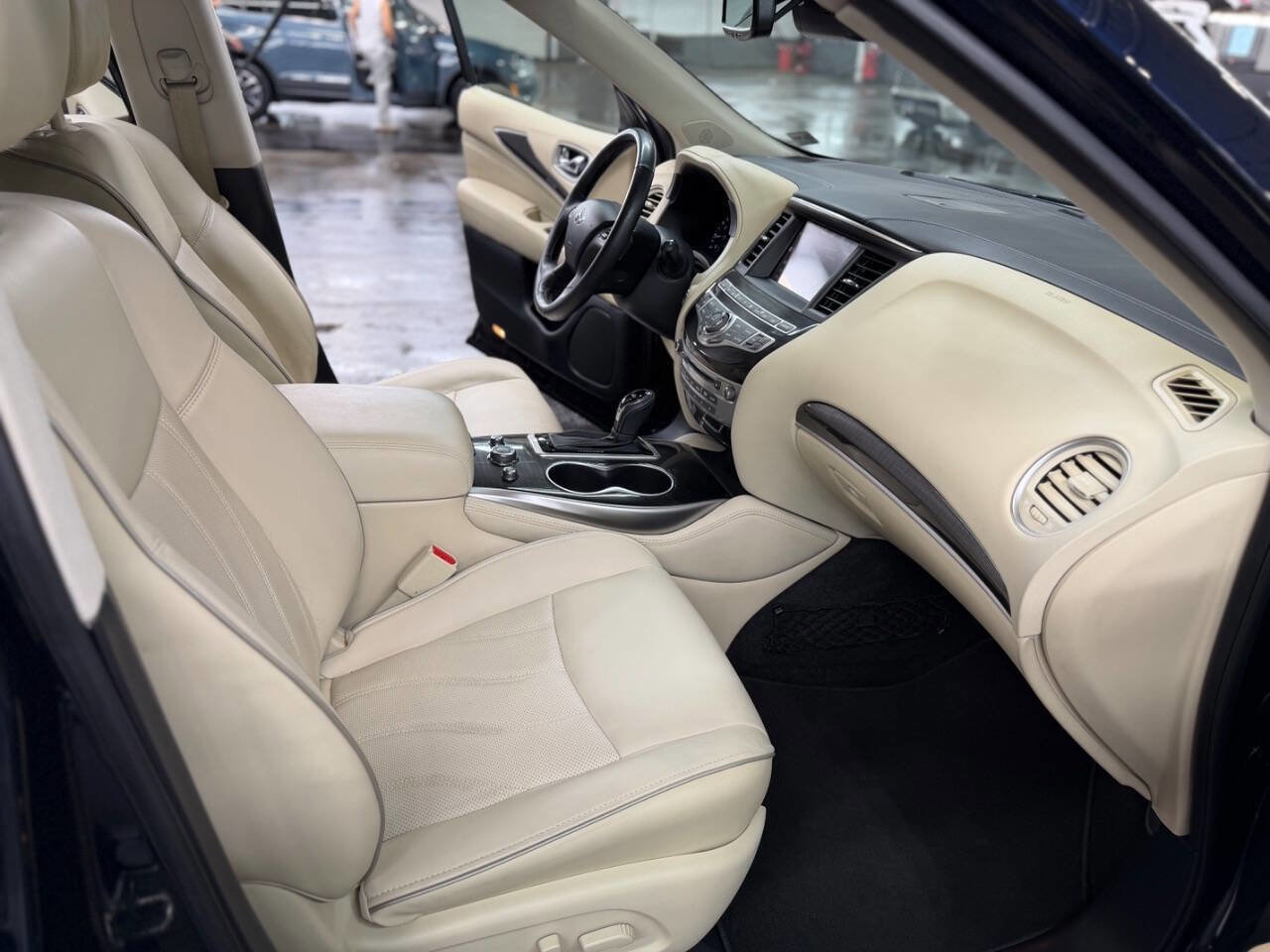 Used 2019 INFINITI QX60 Luxe w/ Essential Package image 37