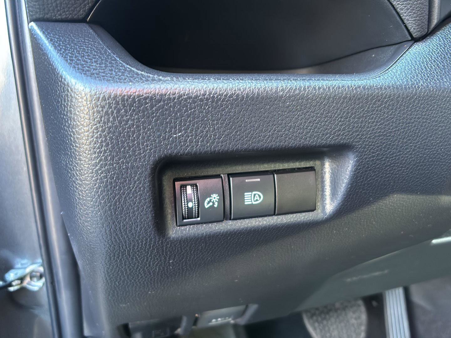 Used 2023 Toyota RAV4 LE image 32