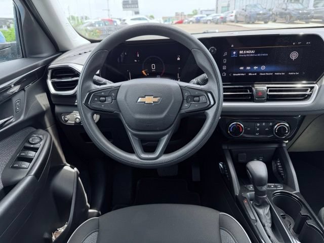 Used 2025 Chevrolet TrailBlazer LT AWD/4WD image 22