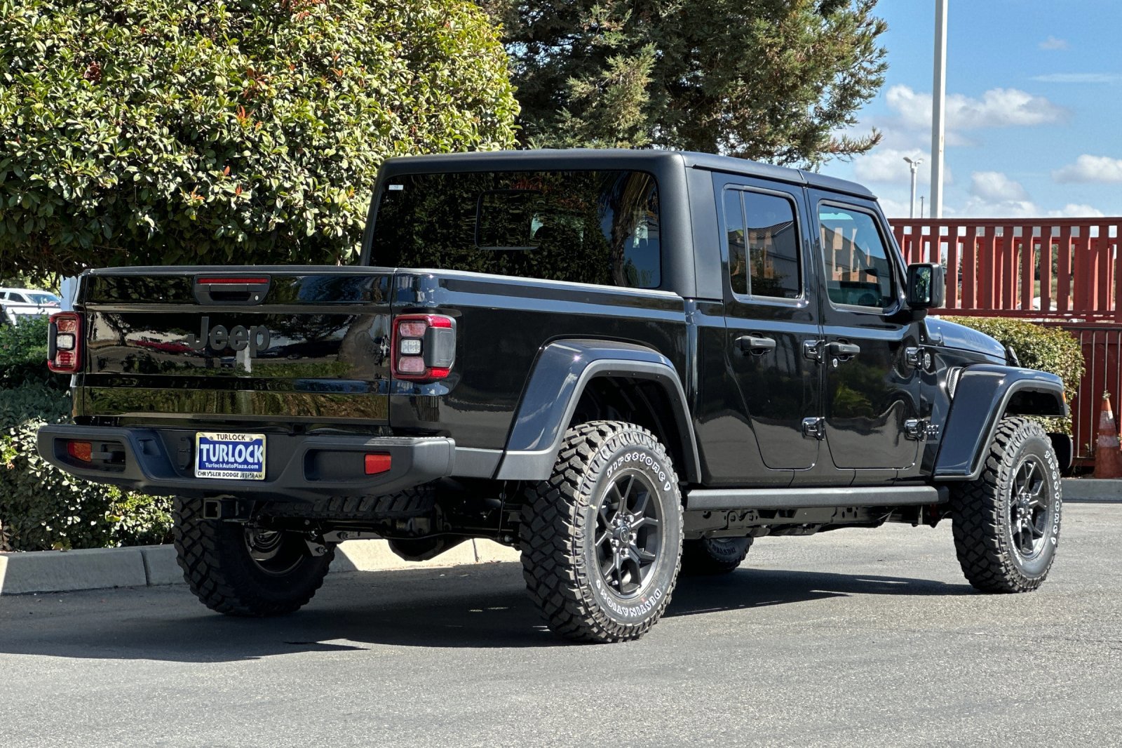 New 2025 Jeep Gladiator Willys image 4