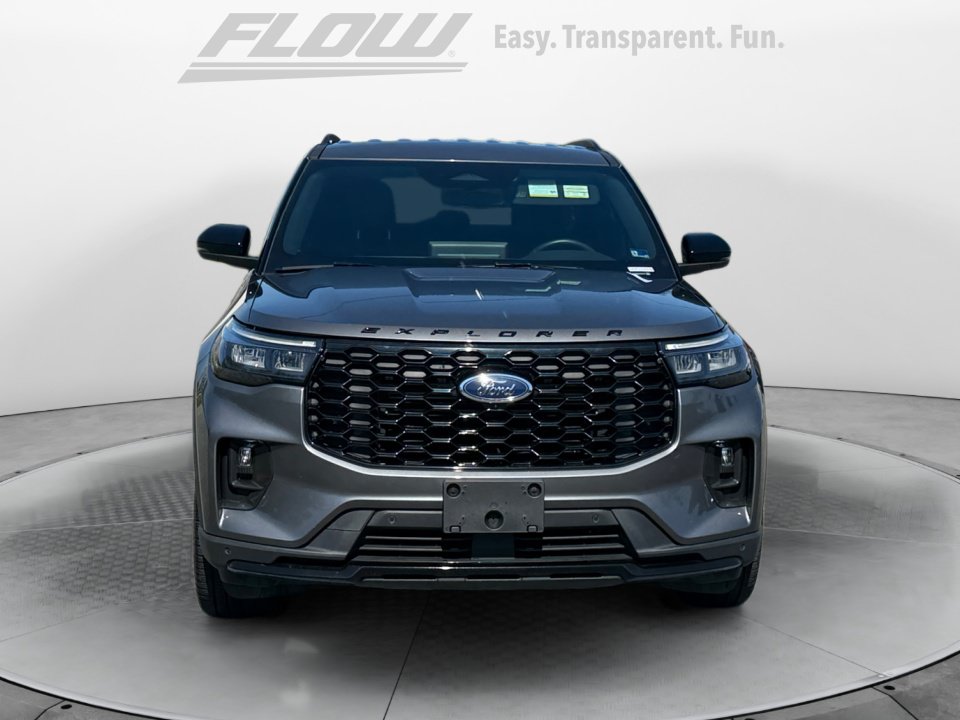 Used 2026 Ford Explorer ST-Line w/ ST-Line Street Pack AWD/4WD image 3