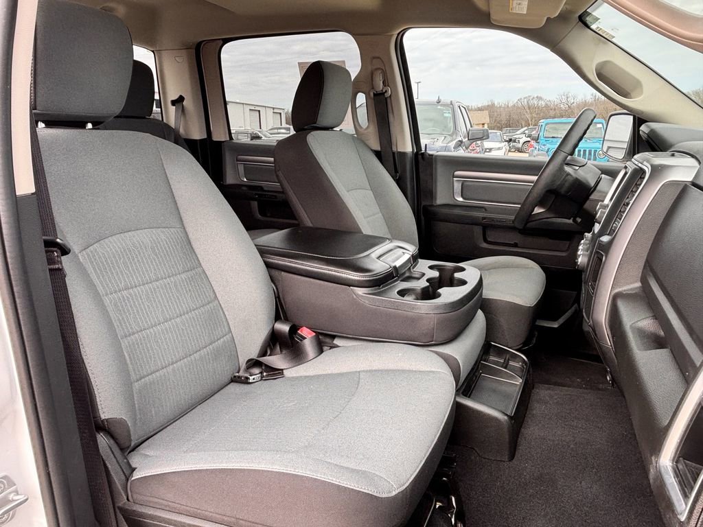 Used 2022 RAM 1500 Classic SLT image 25