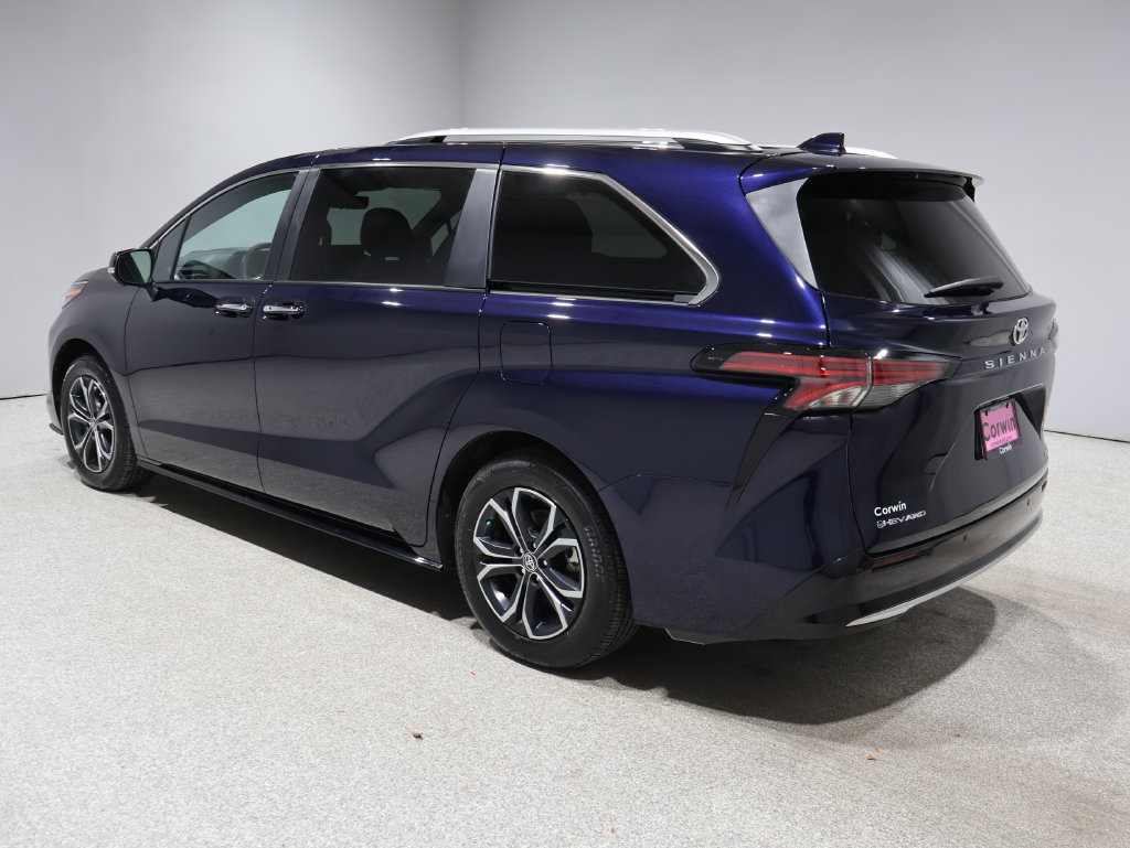 Used 2026 Toyota Sienna Platinum AWD/4WD image 5