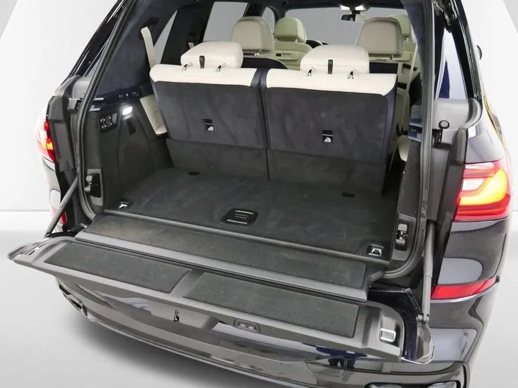 Used 2022 BMW X7 M50i image 38