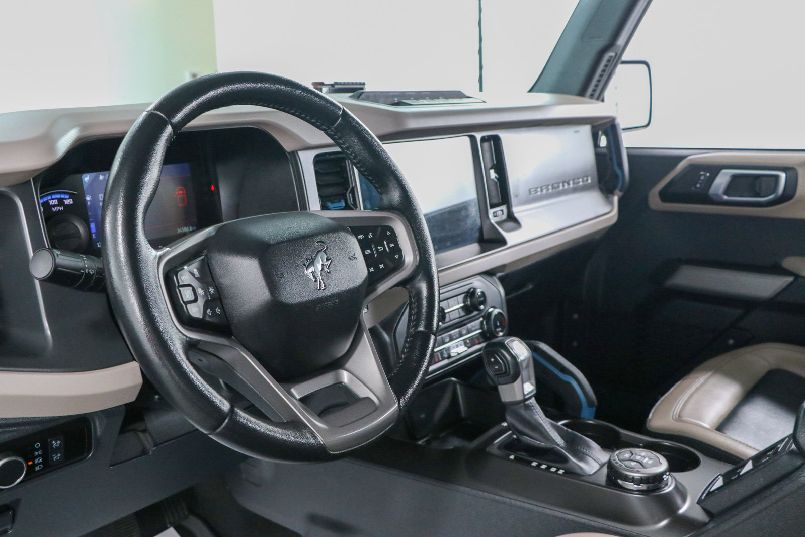 Used 2022 Ford Bronco Wildtrak AWD/4WD image 23