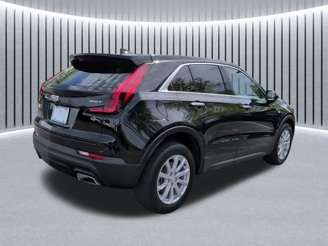 Certified 2022 Cadillac XT4 Luxury w/ Cold Weather Package FWD image 4