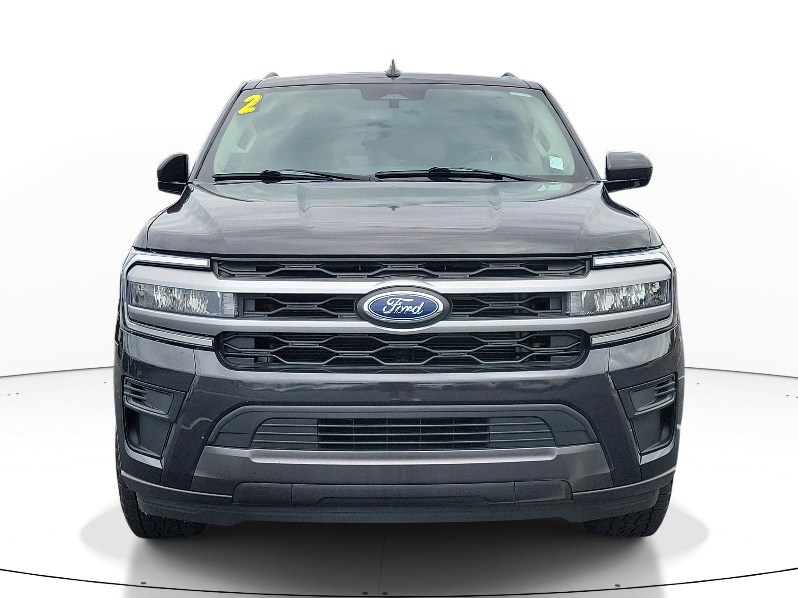 Used 2022 Ford Expedition XLT RWD image 2