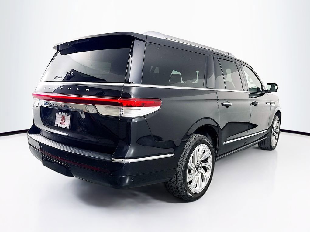 Used 2024 Lincoln Navigator L 4WD image 10