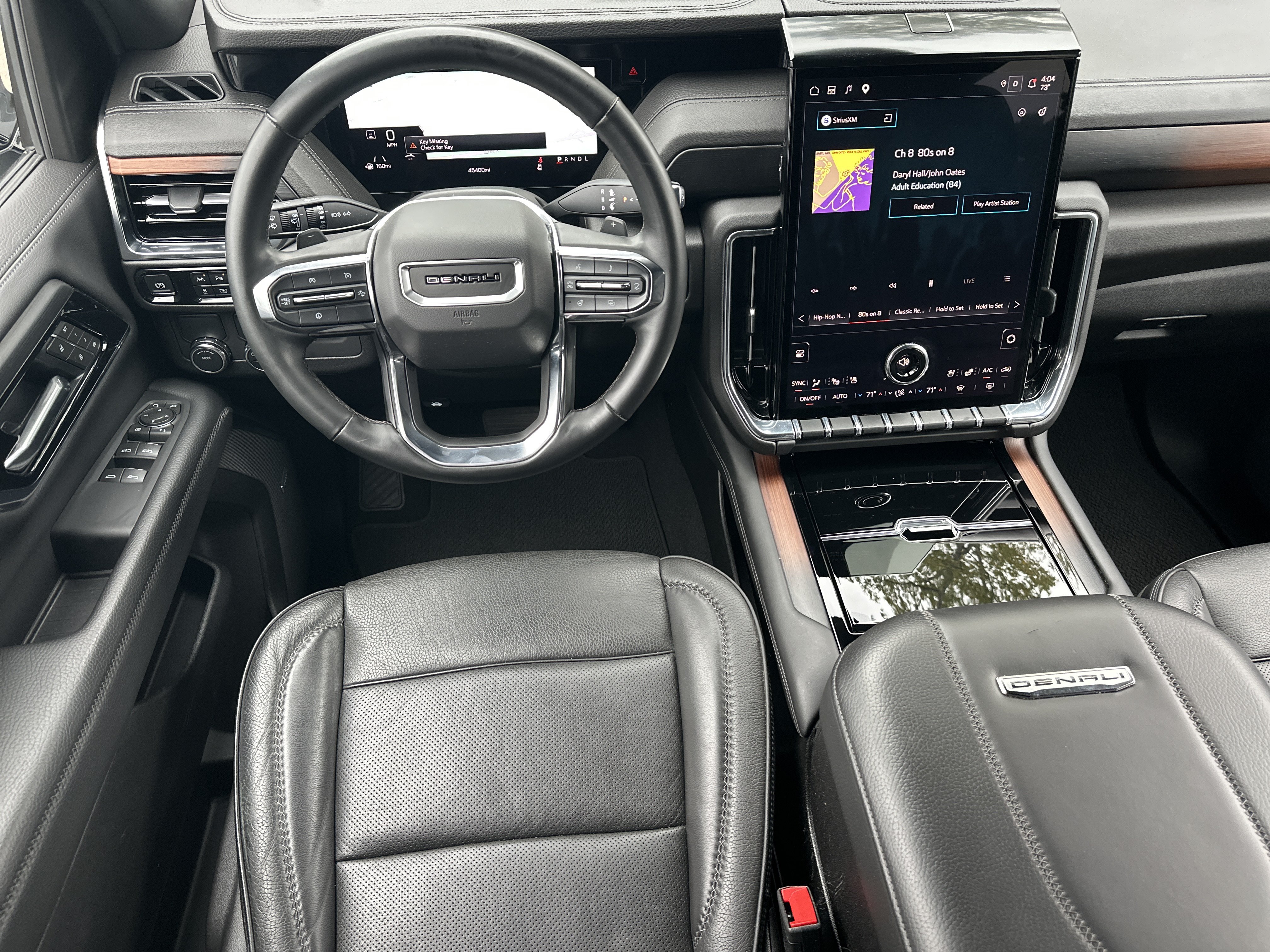 Used 2025 GMC Yukon XL Denali RWD image 23