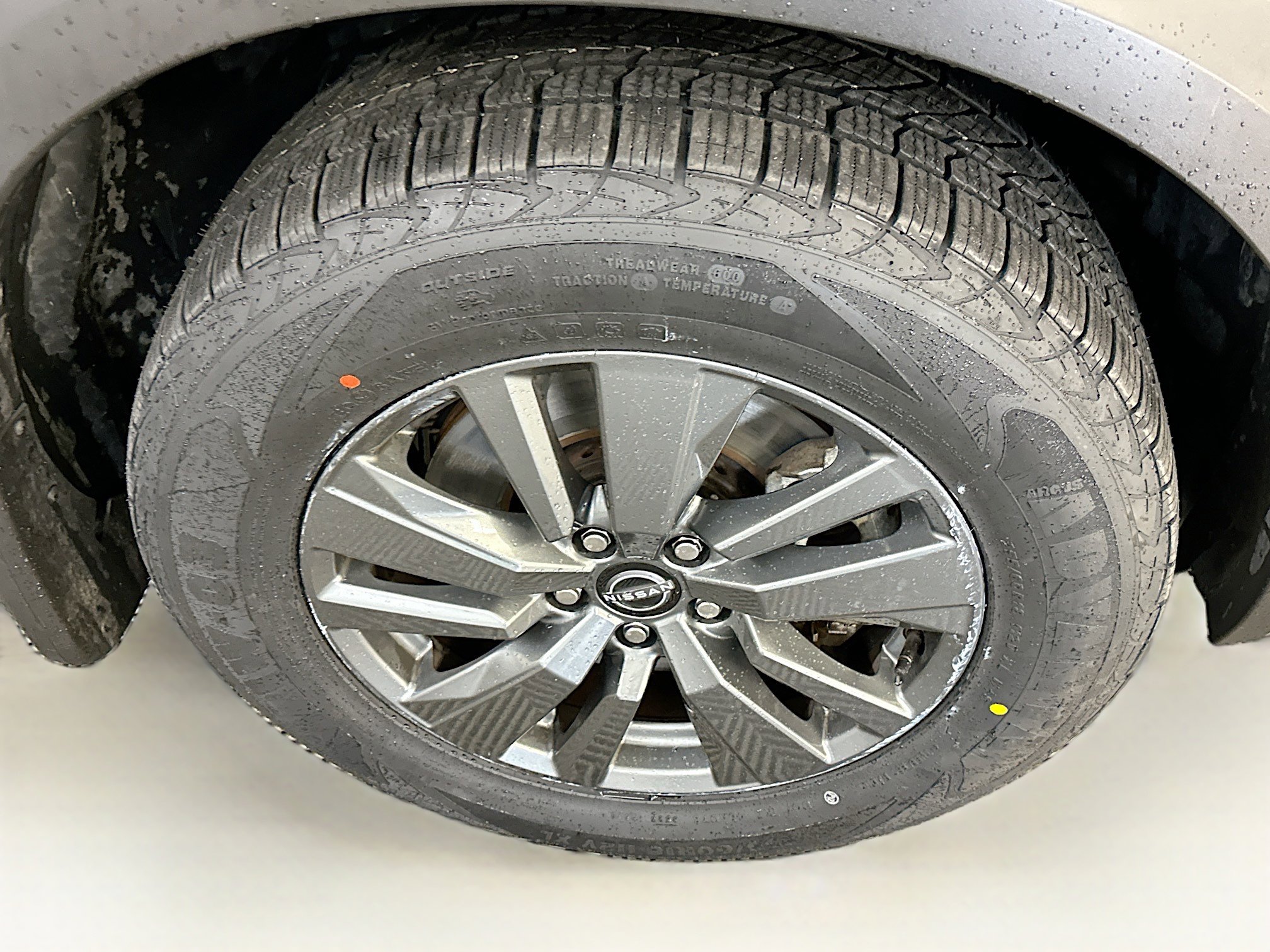 Used 2024 Nissan Pathfinder SV image 11