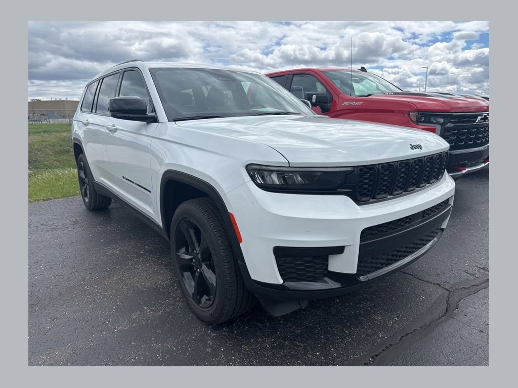 Used 2023 Jeep Grand Cherokee L Laredo AWD/4WD image 1