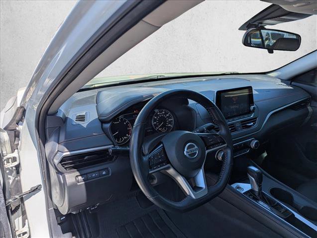 Used 2021 Nissan Altima 2.5 SR FWD image 12