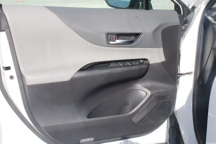 Certified 2021 Toyota Venza LE w/ Carpet Mat Package (TMS) AWD/4WD image 10