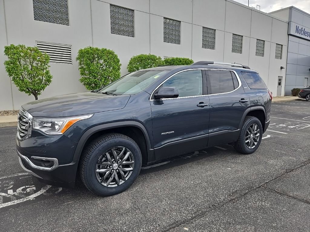 Used 2019 GMC Acadia SLT w/ LPO, Floor Liner Package FWD image 2