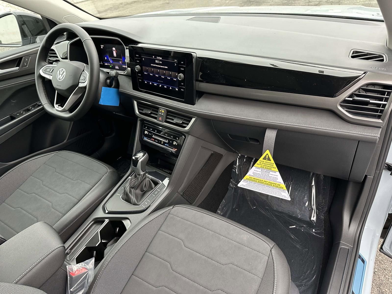 New 2026 Volkswagen Taos SE image 12