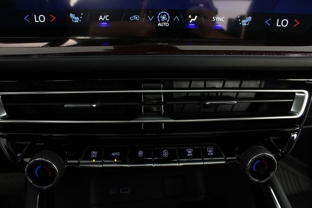New 2026 Chevrolet Traverse Z71 AWD/4WD image 8