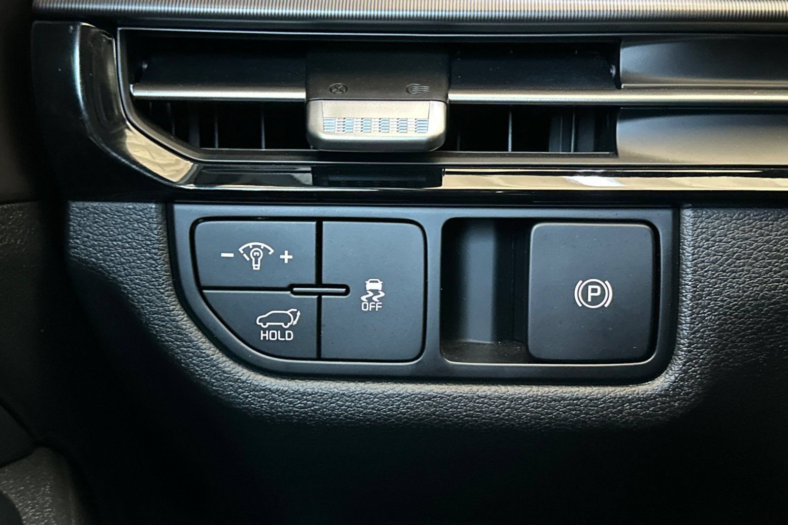 Certified 2026 Kia Sportage SX FWD image 31