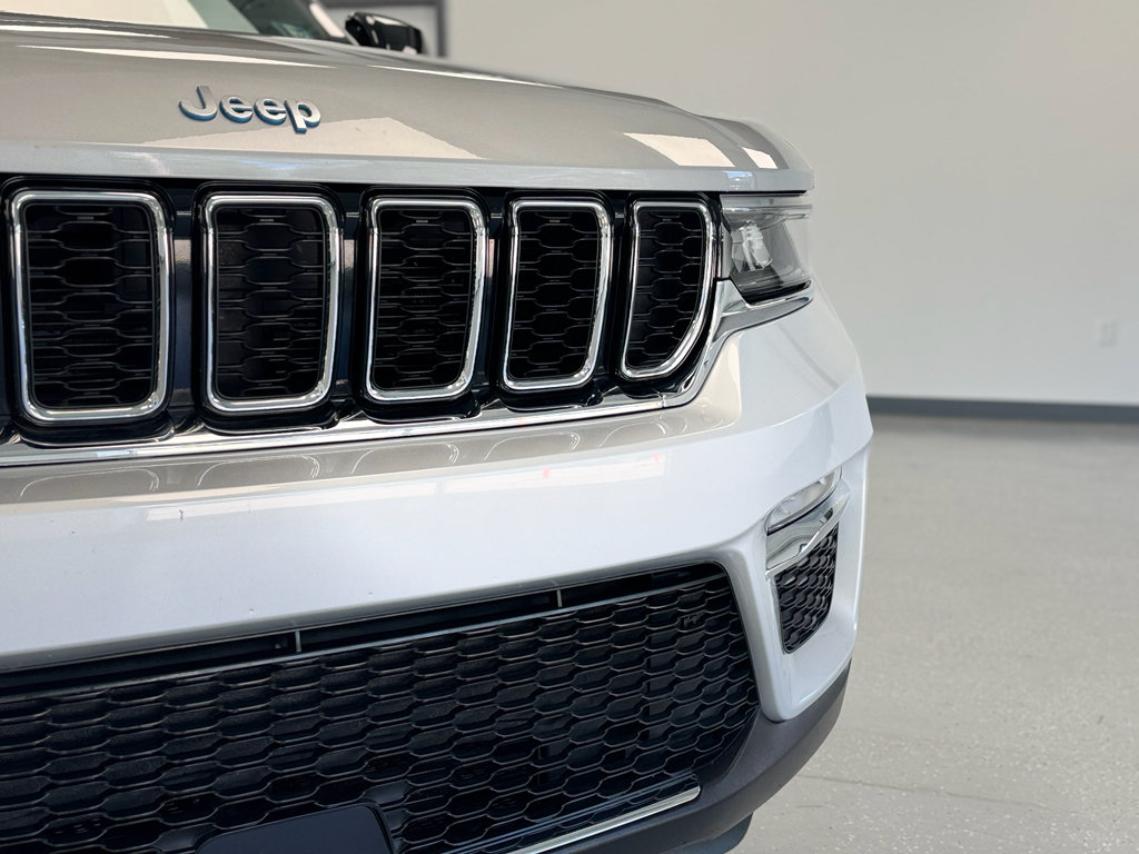 Used 2024 Jeep Grand Cherokee Limited 4xe AWD/4WD image 11