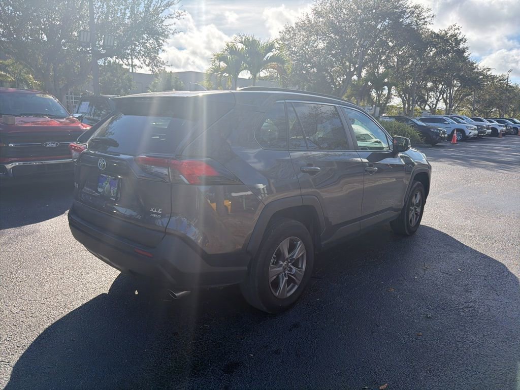 Used 2025 Toyota RAV4 XLE image 5