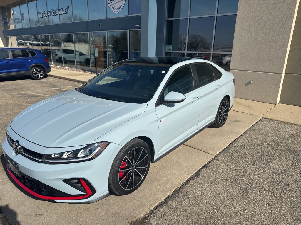 Certified 2025 Volkswagen Jetta GLI Autobahn image 3