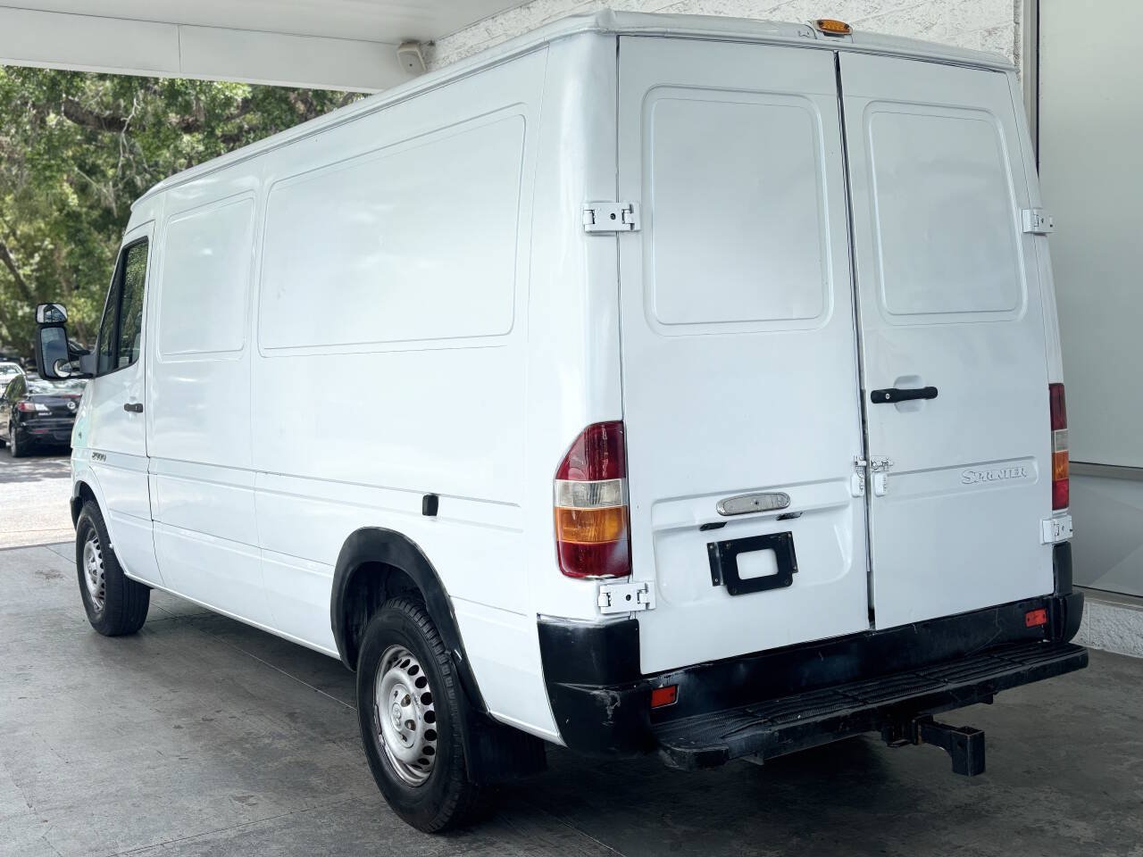 Used 2006 Dodge Sprinter 2500 w/ Window Group II RWD image 21