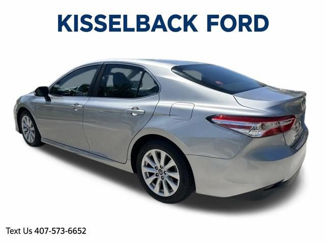 Used 2018 Toyota Camry LE FWD image 5