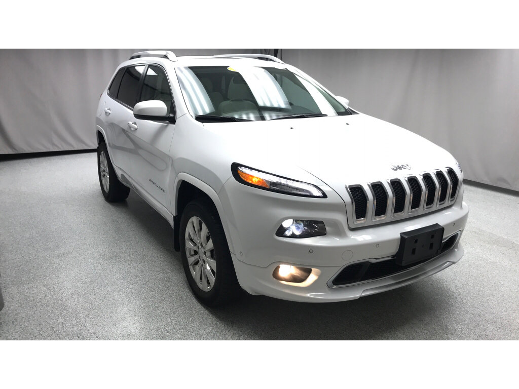 Used 2018 Jeep Cherokee Overland w/ Technology Group AWD/4WD image 5