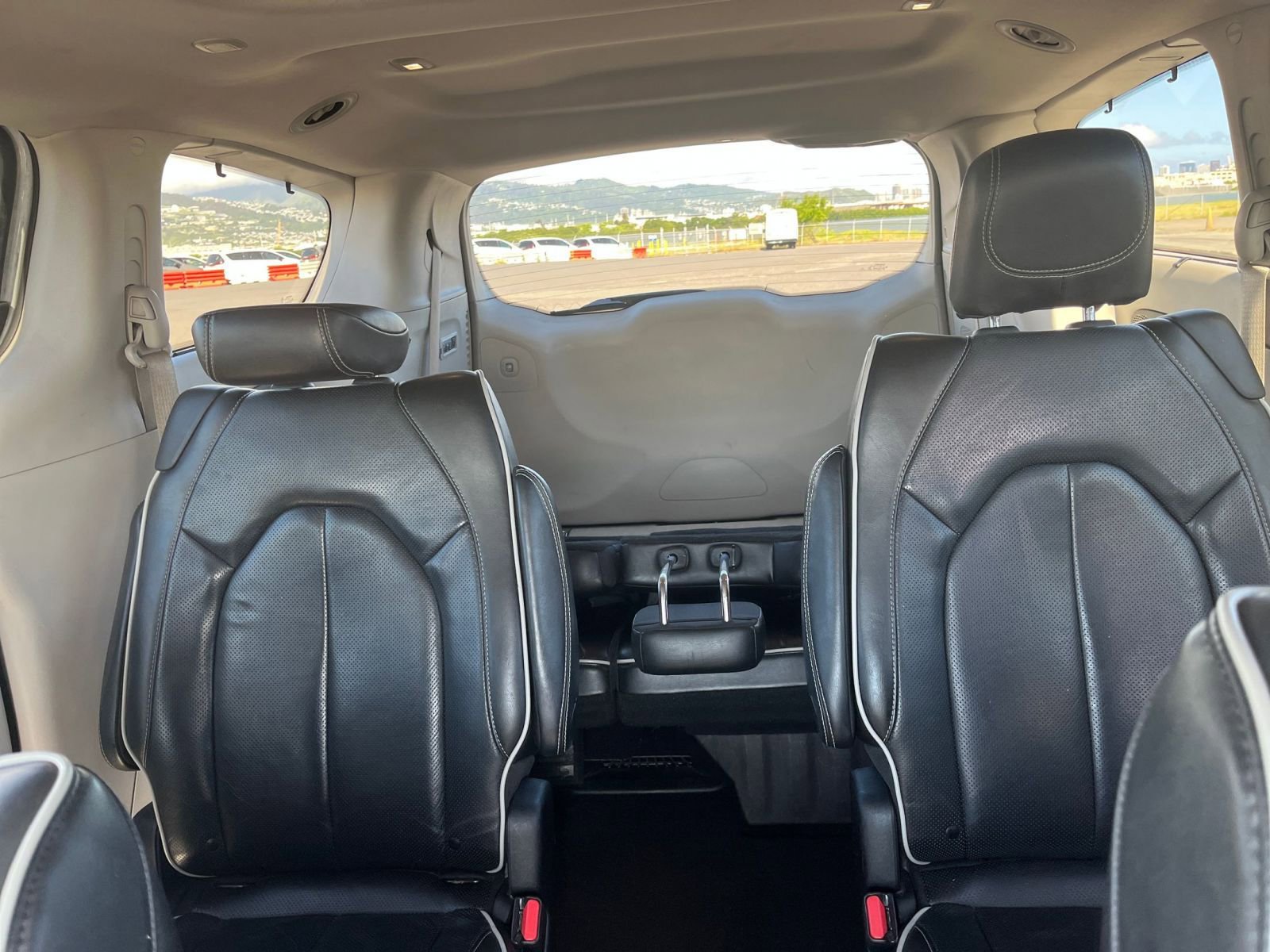 Used 2022 Chrysler Pacifica Limited FWD image 33