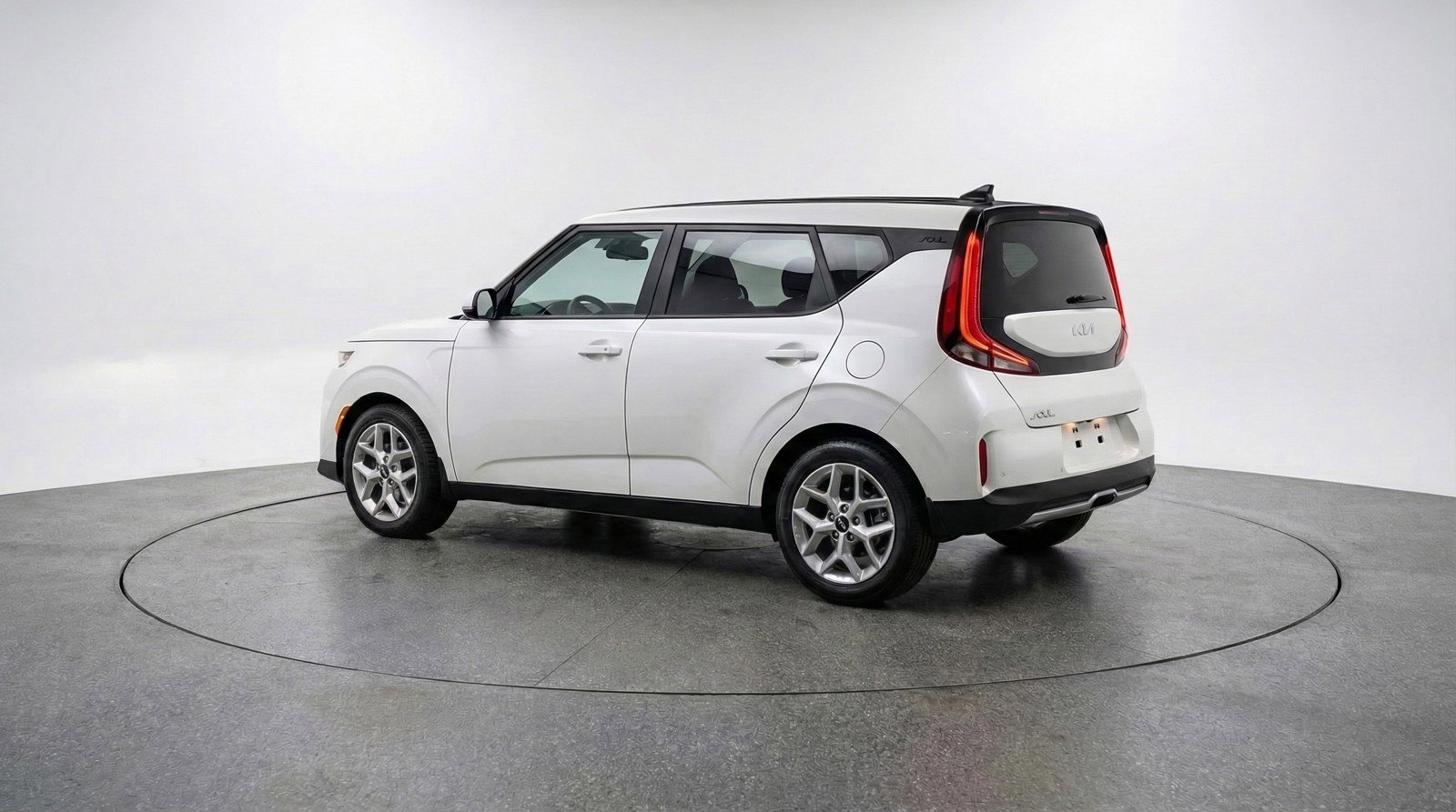 Used 2025 Kia Soul LX w/ LX Technology Package FWD image 6