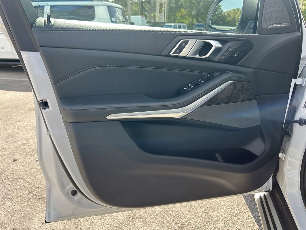 Used 2024 BMW X5 xDrive40i image 40