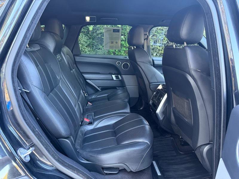 Used 2016 Land Rover Range Rover Sport SE image 28