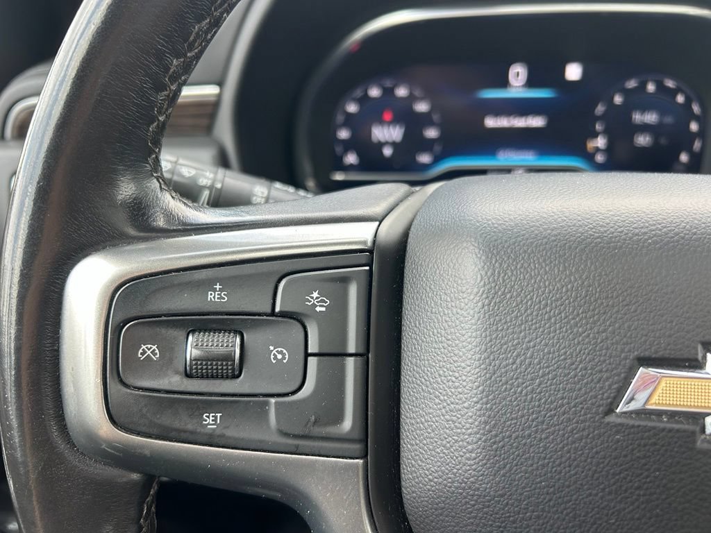 Used 2022 Chevrolet Suburban LT AWD/4WD image 17