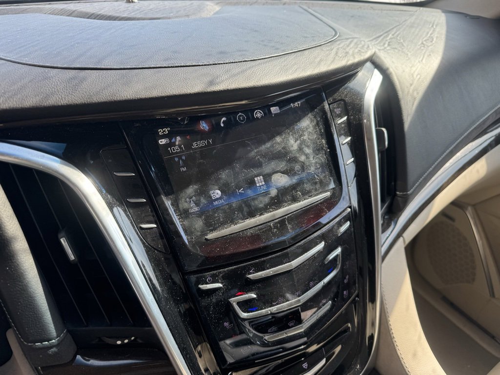 Used 2019 Cadillac Escalade ESV Premium Luxury image 11