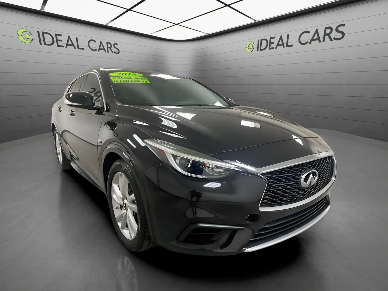 Used 2018 INFINITI QX30 FWD image 3