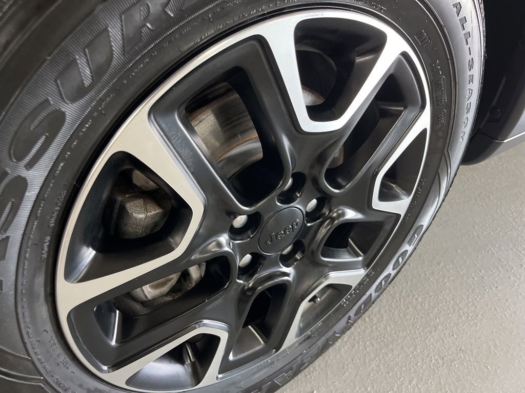 Used 2020 Jeep Compass Trailhawk image 14